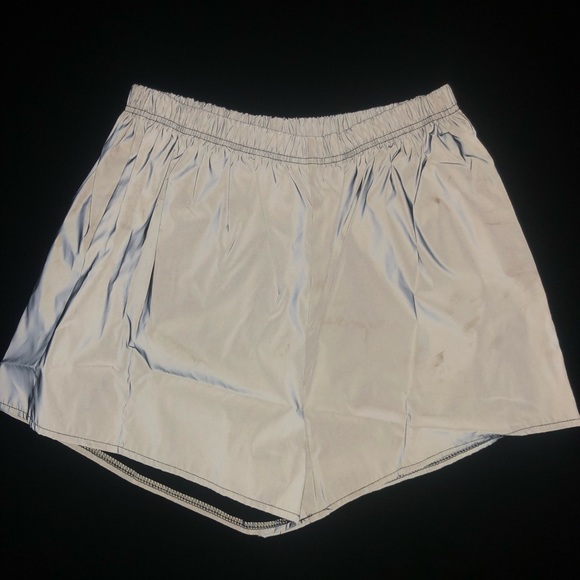 Reflective bottoms - Picture 2 of 3